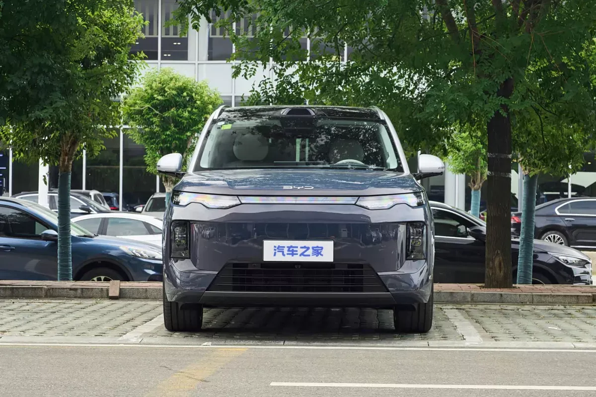 BYD Sea Lion 08 DM-i