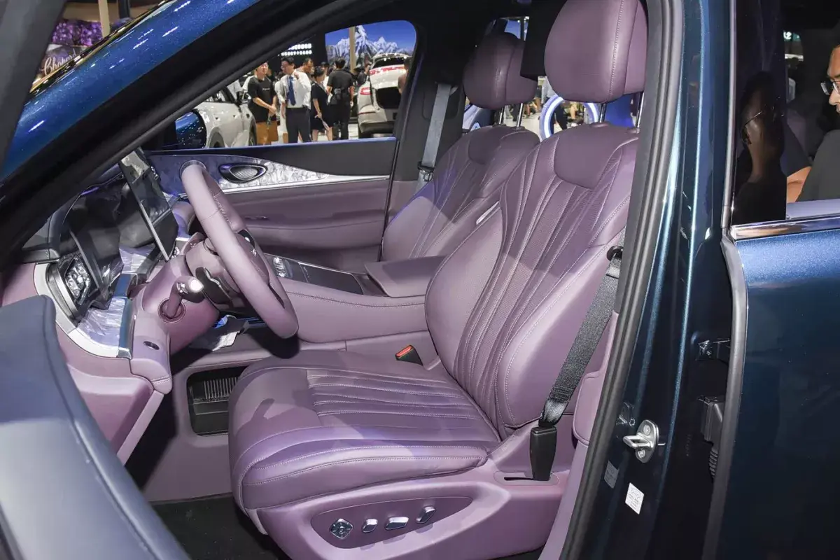 BYD Sea Lion 08 салон 6