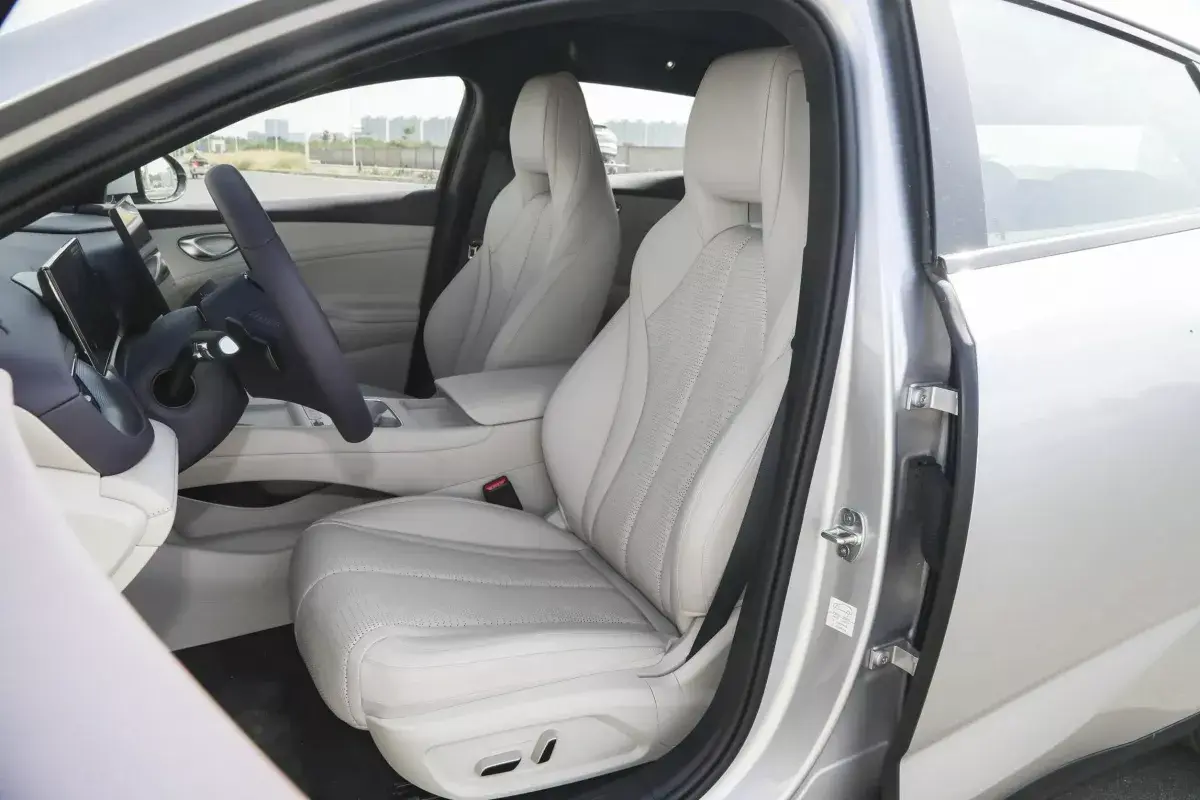 BYD Seal 06 GT салон 6