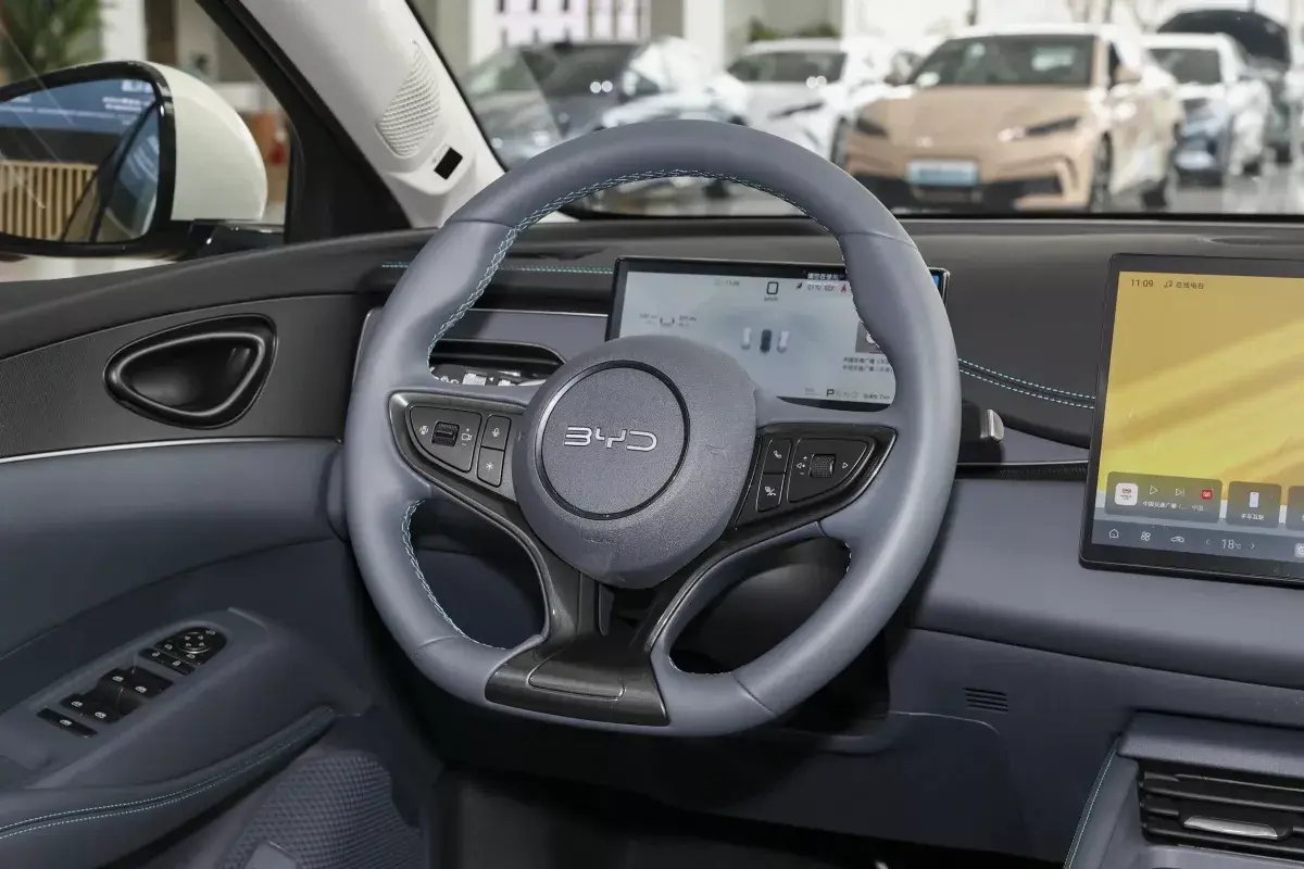 BYD Seal 06 GT DM-i салон 3