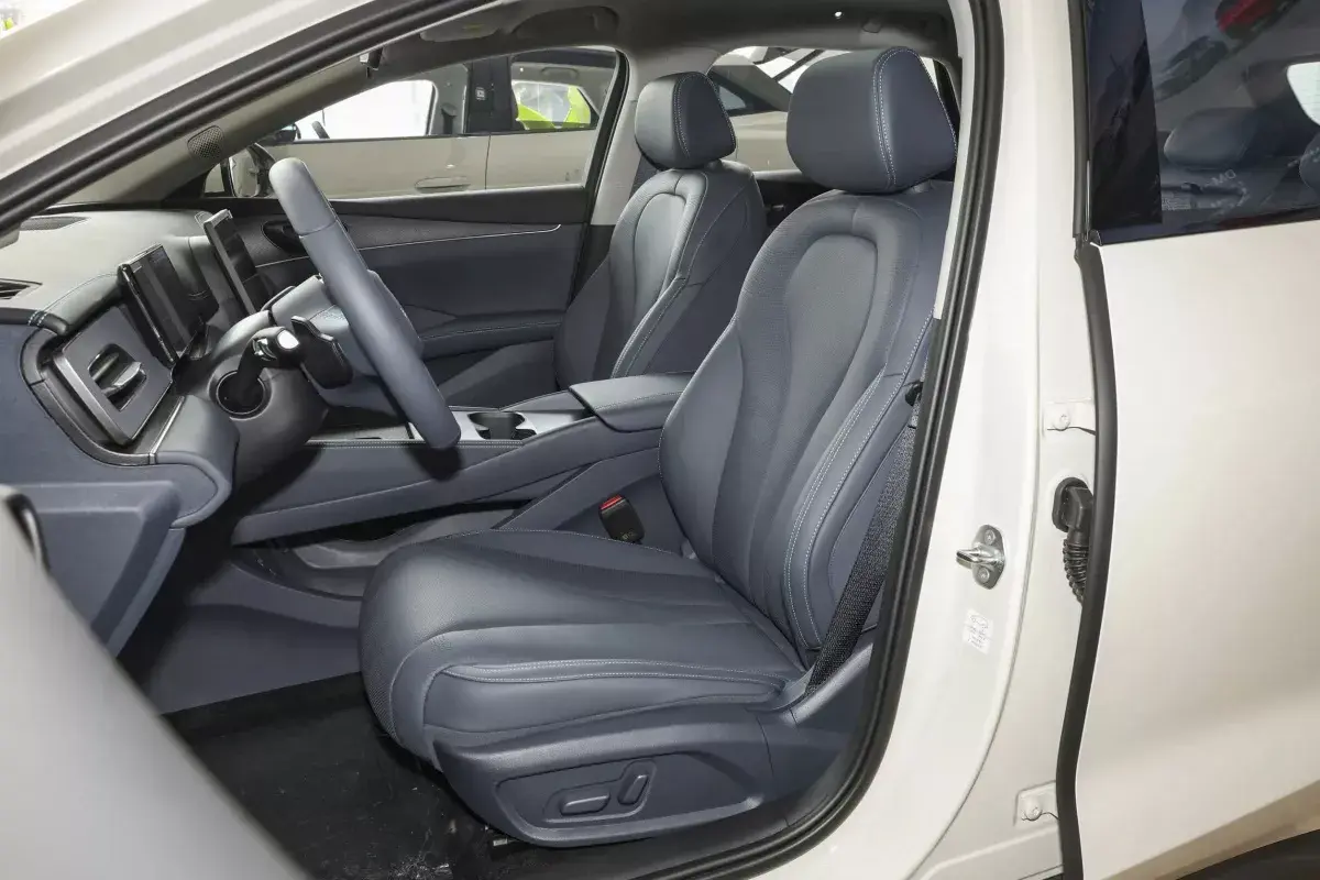 BYD Seal 06 GT DM-i салон 6