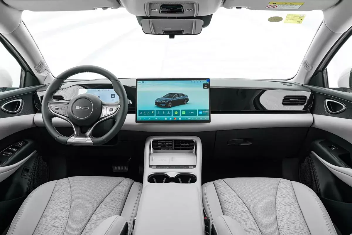 BYD Seal 06 EV салон 1