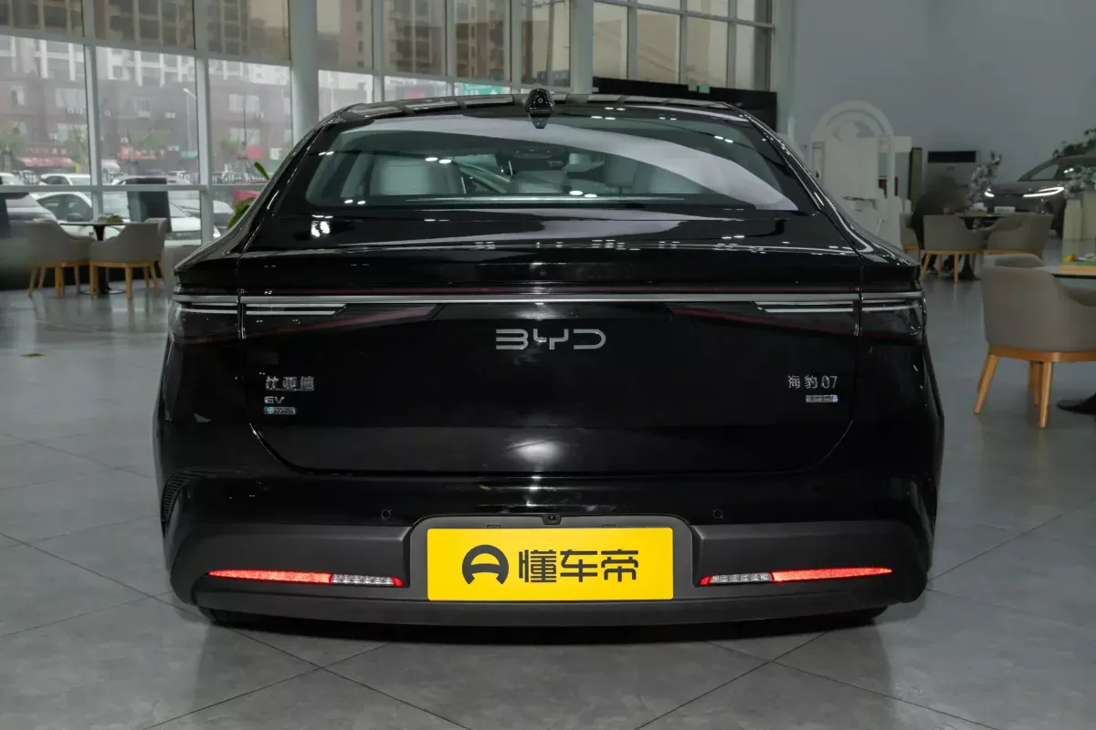 BYD Seal 07 фото 3