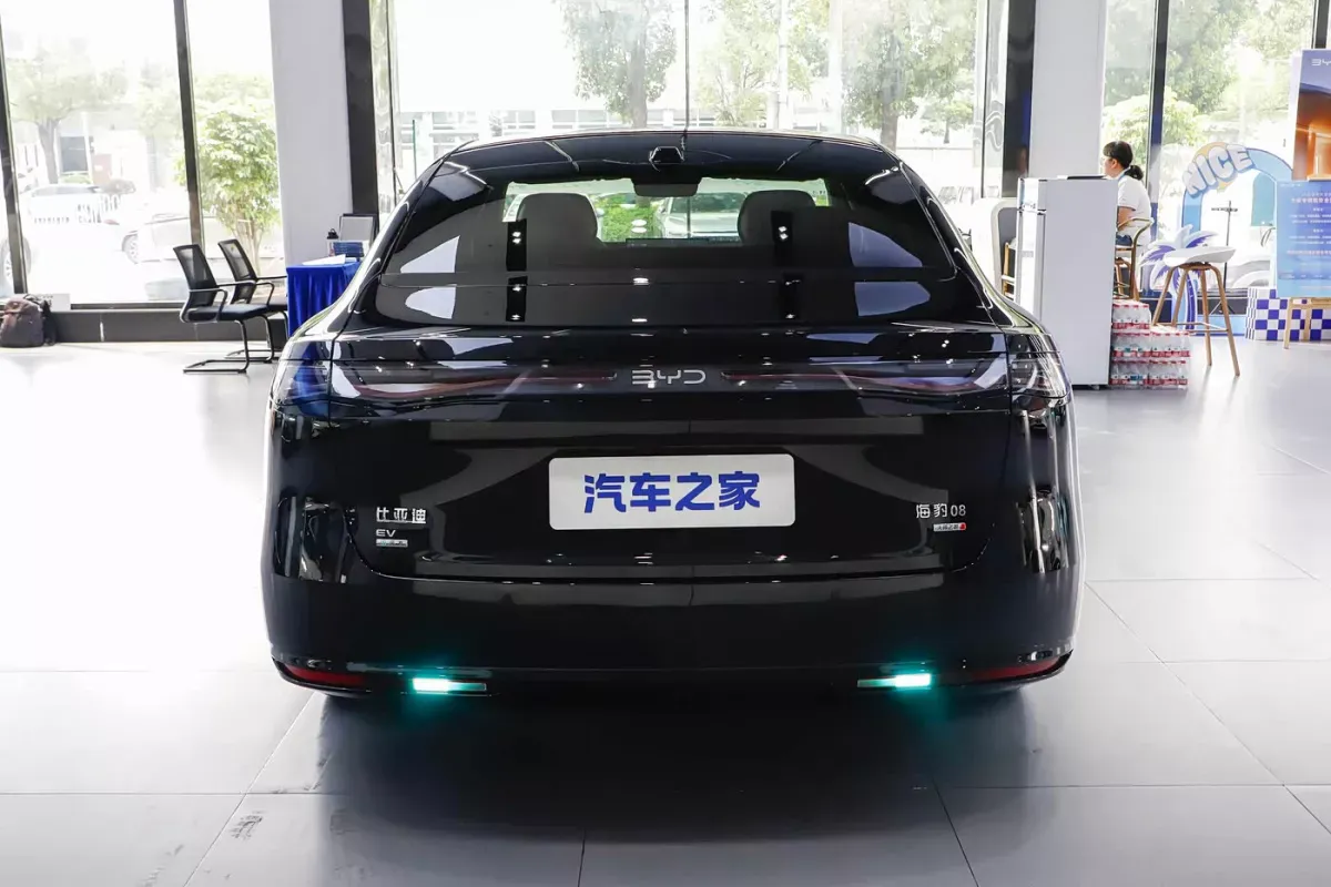 BYD Seal 08 EV фото 4