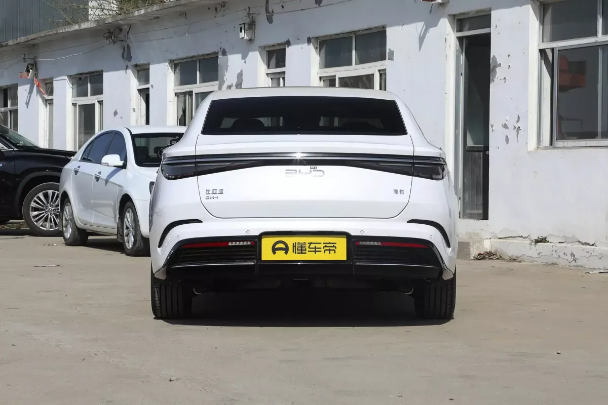 BYD Seal DM-i фото 4