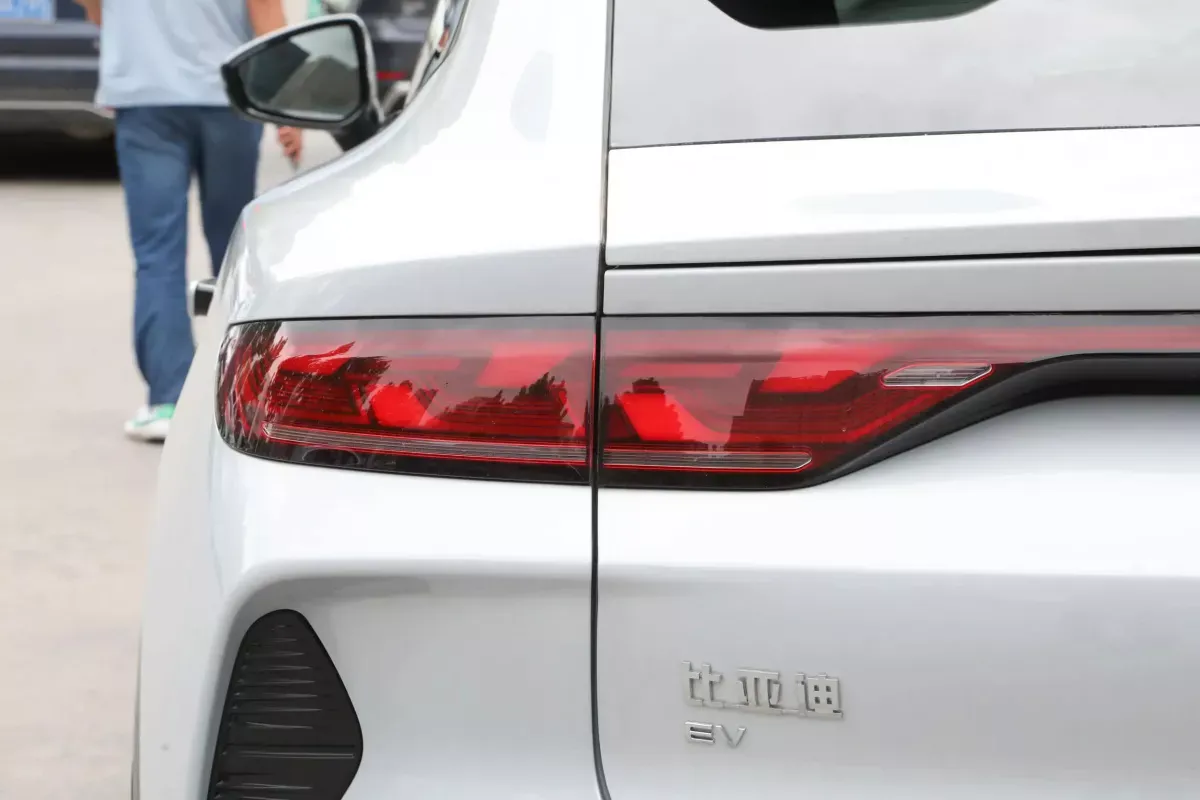 BYD Song L фото 7
