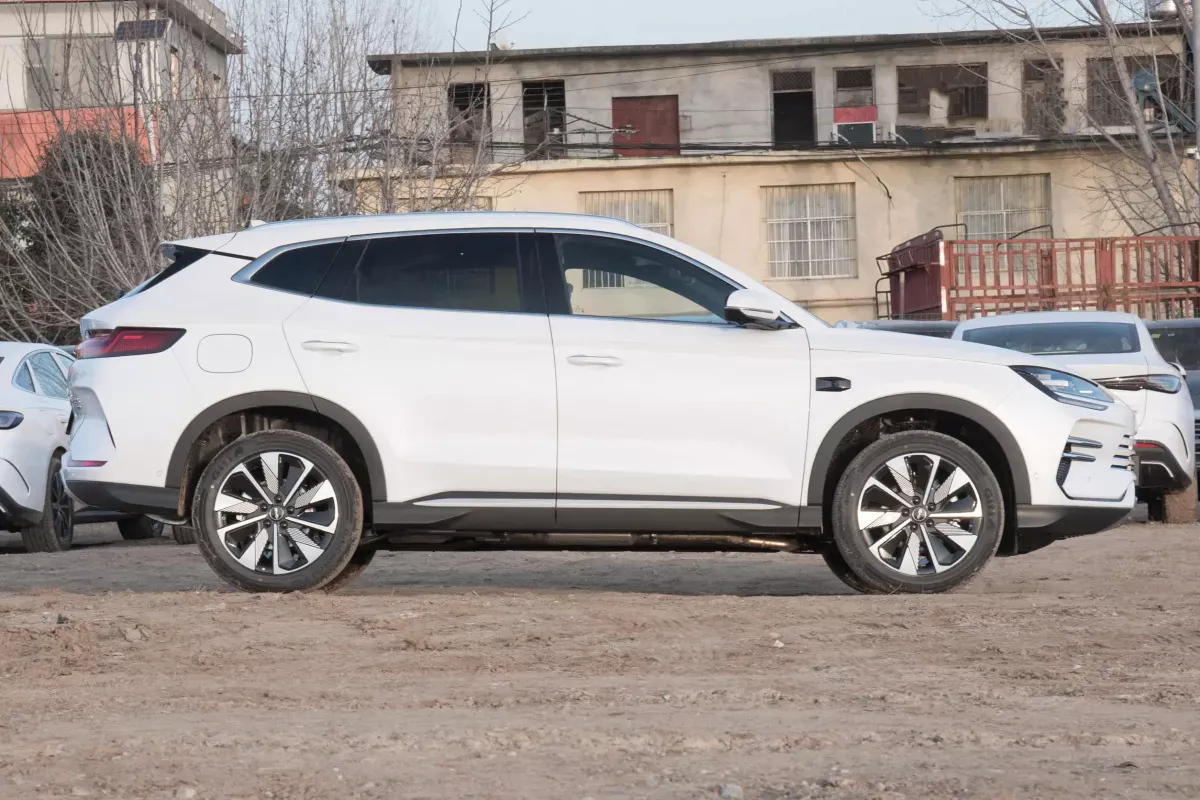BYD Song Plus DM-i фото 5