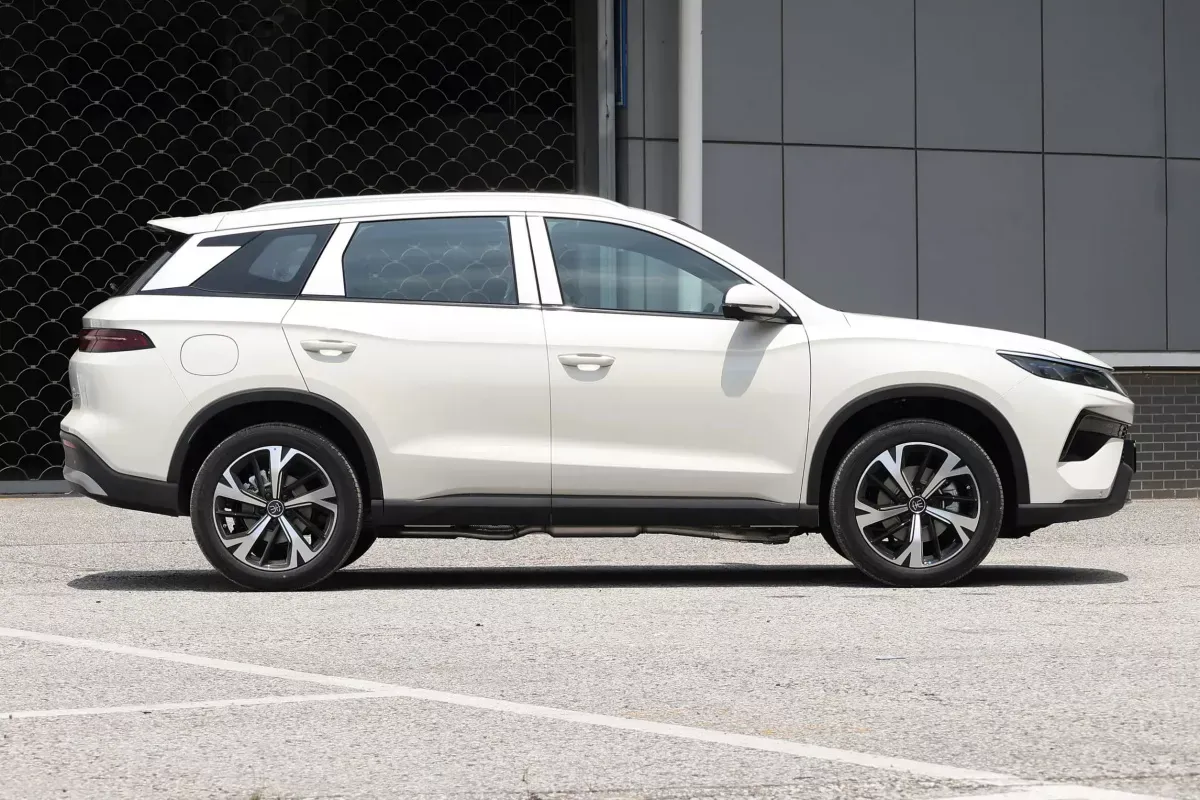 BYD Song Pro DM-i фото 5