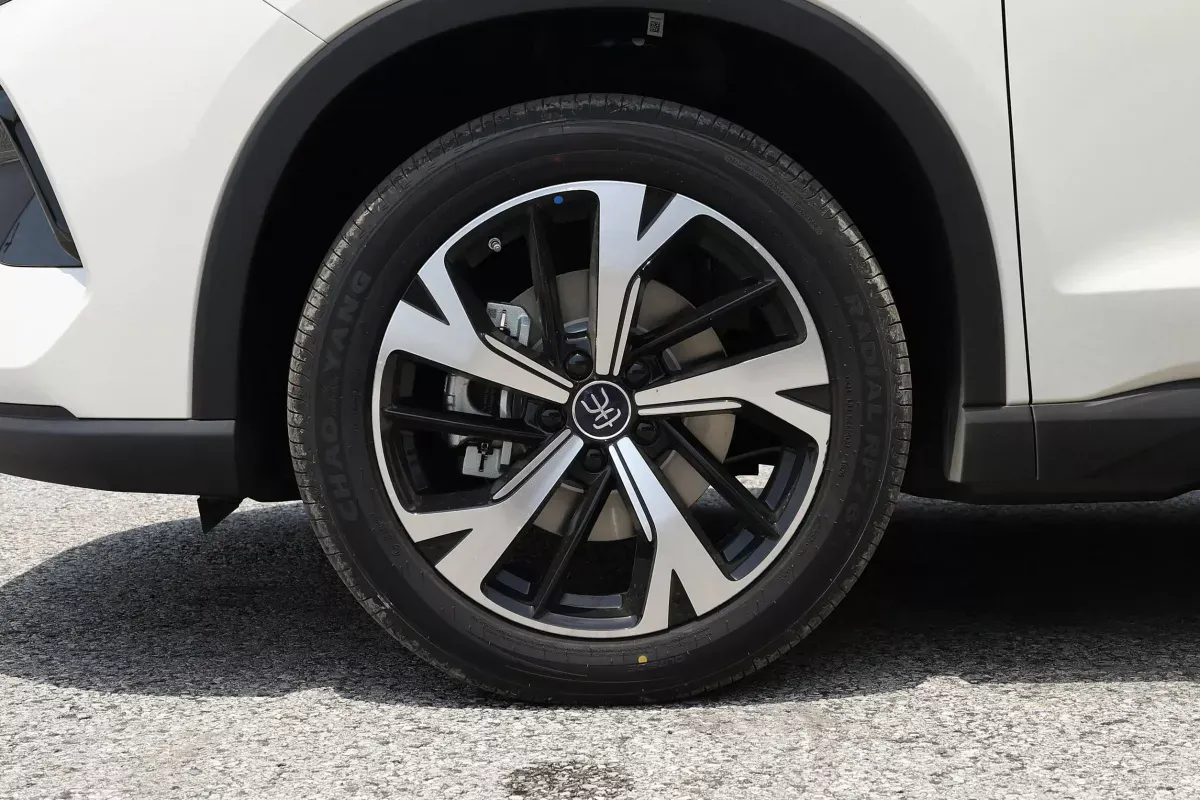 BYD Song Pro DM-i фото 6