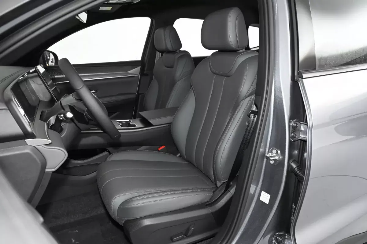 BYD Song Pro DM-i салон 6
