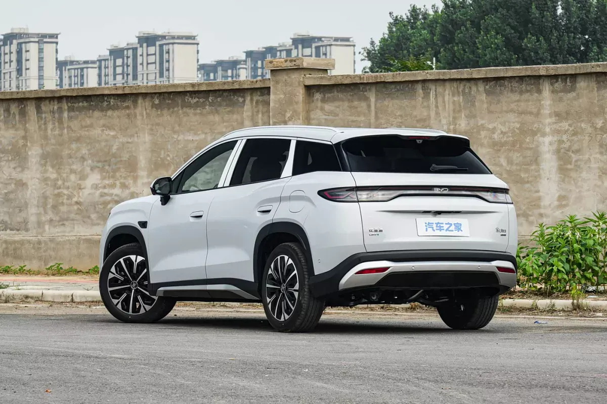 BYD Song Ultra DM-i фото 3