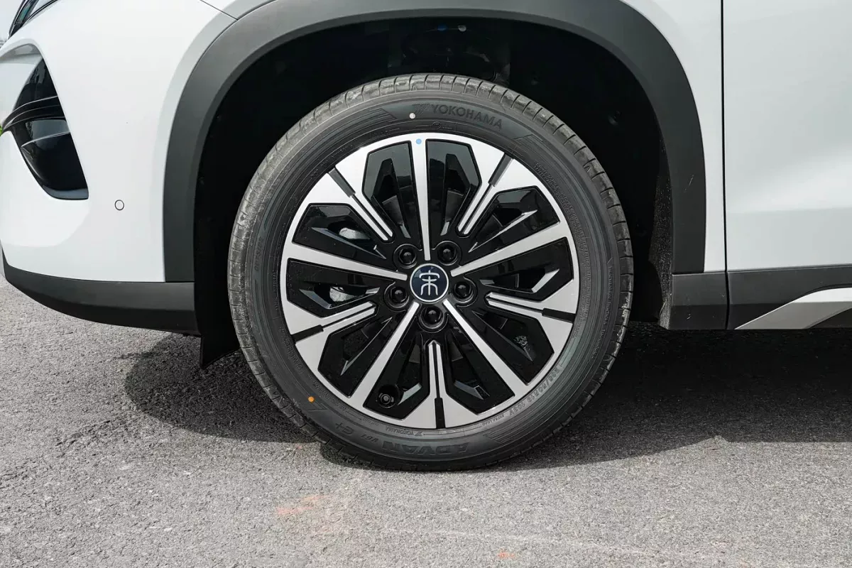 BYD Song Ultra DM-i фото 6