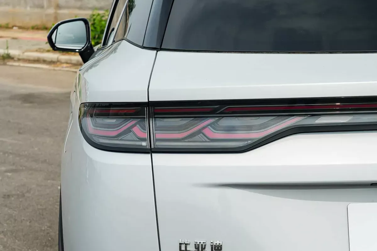 BYD Song Ultra DM-i фото 7