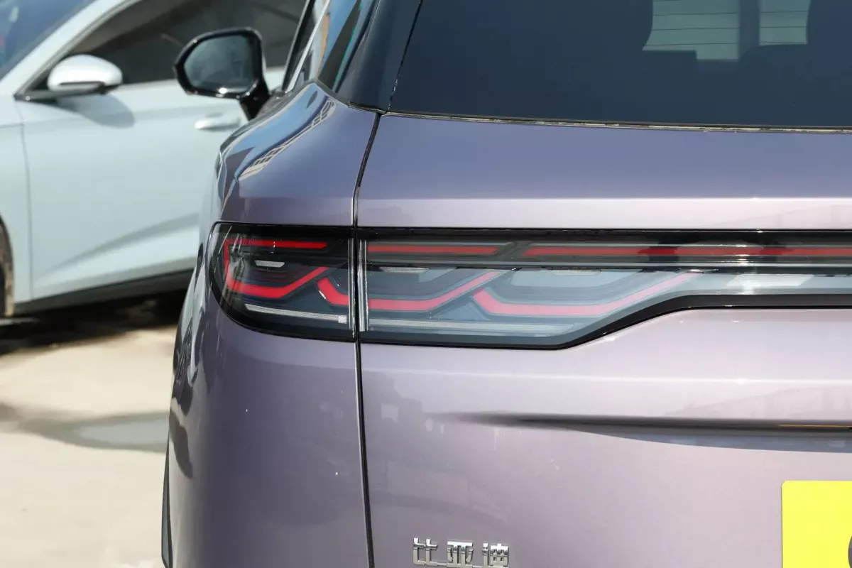 BYD Song Ultra фото 7