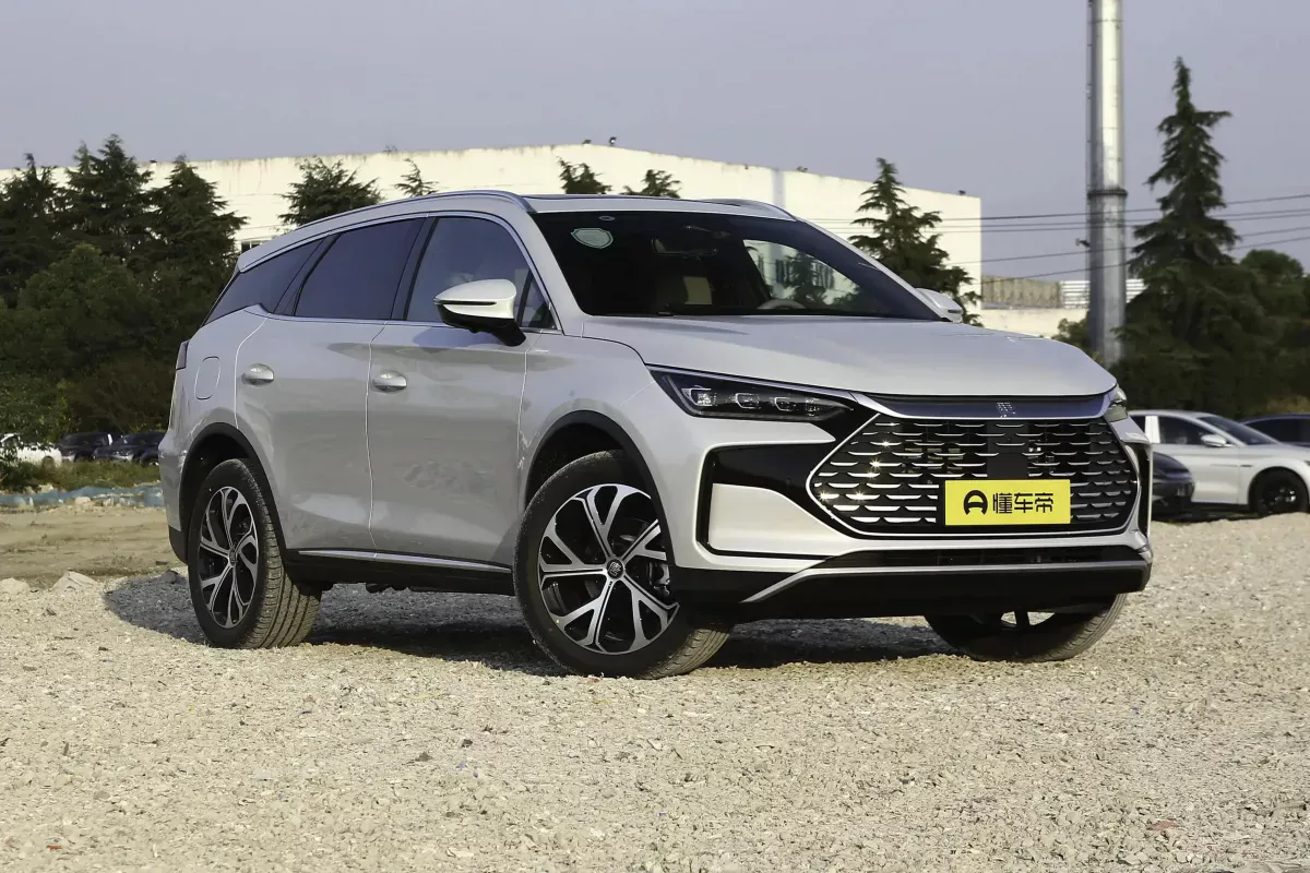 BYD Tang DM-i фото 2