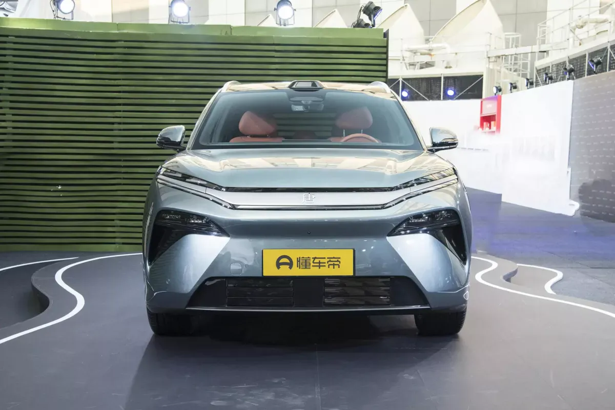 BYD Tang L