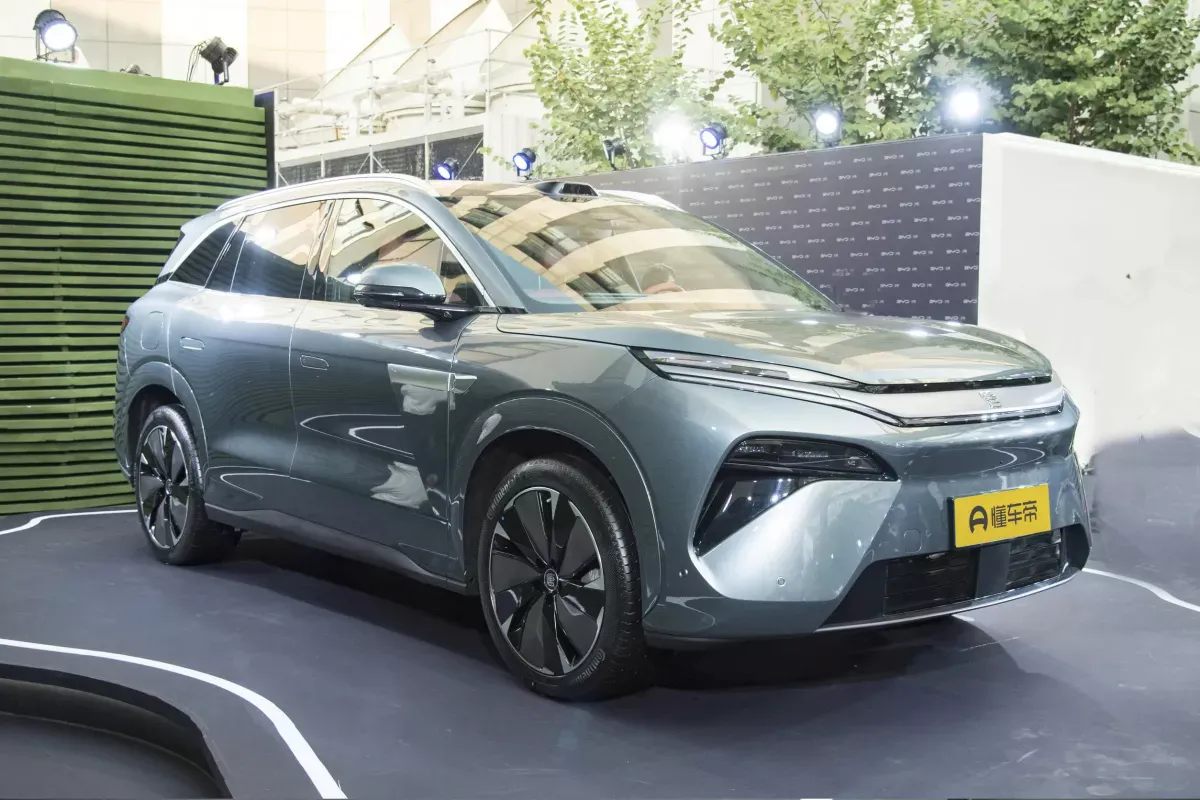 BYD Tang L фото 2