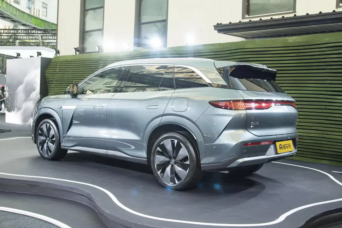 BYD Tang L фото 3