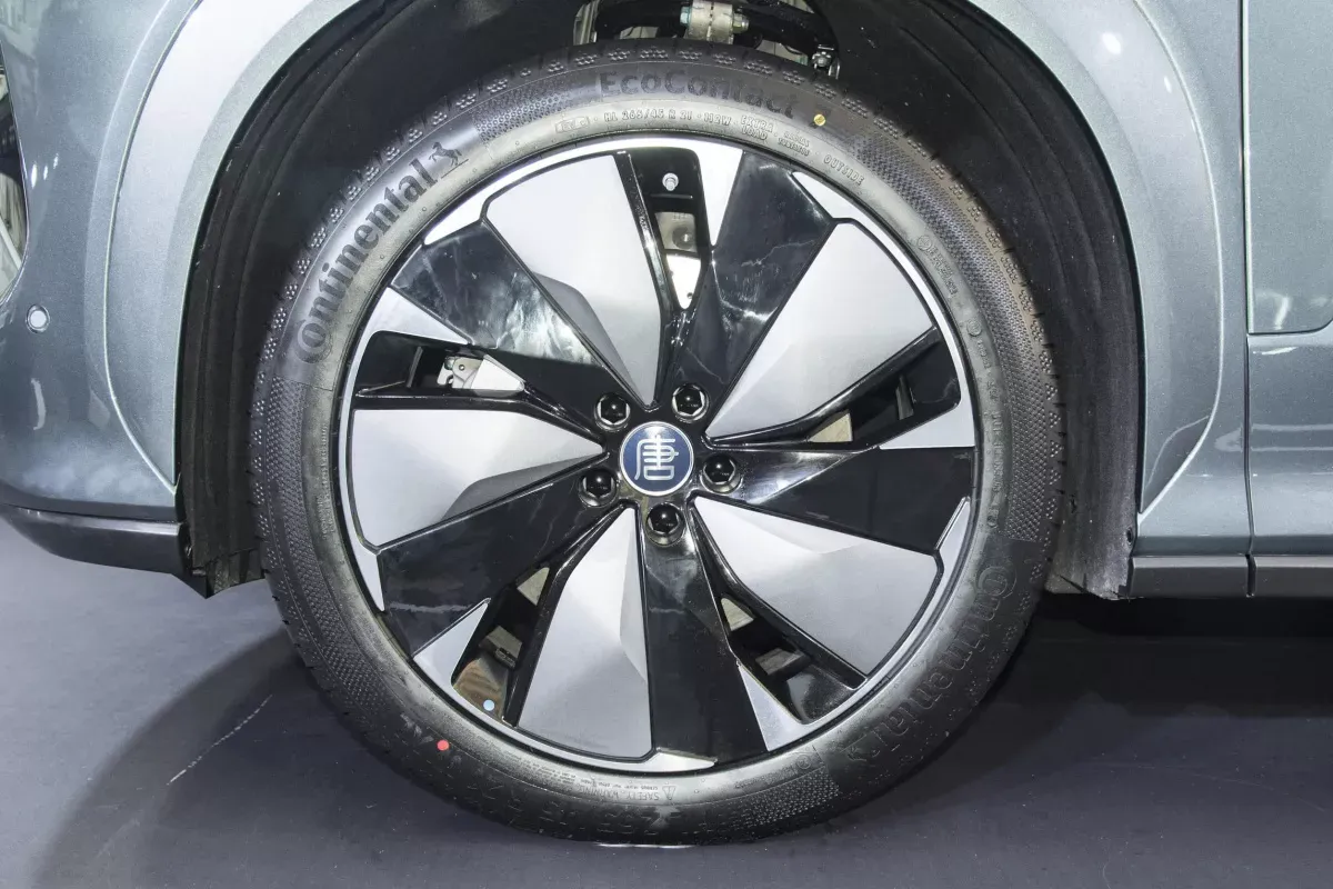 BYD Tang L фото 6