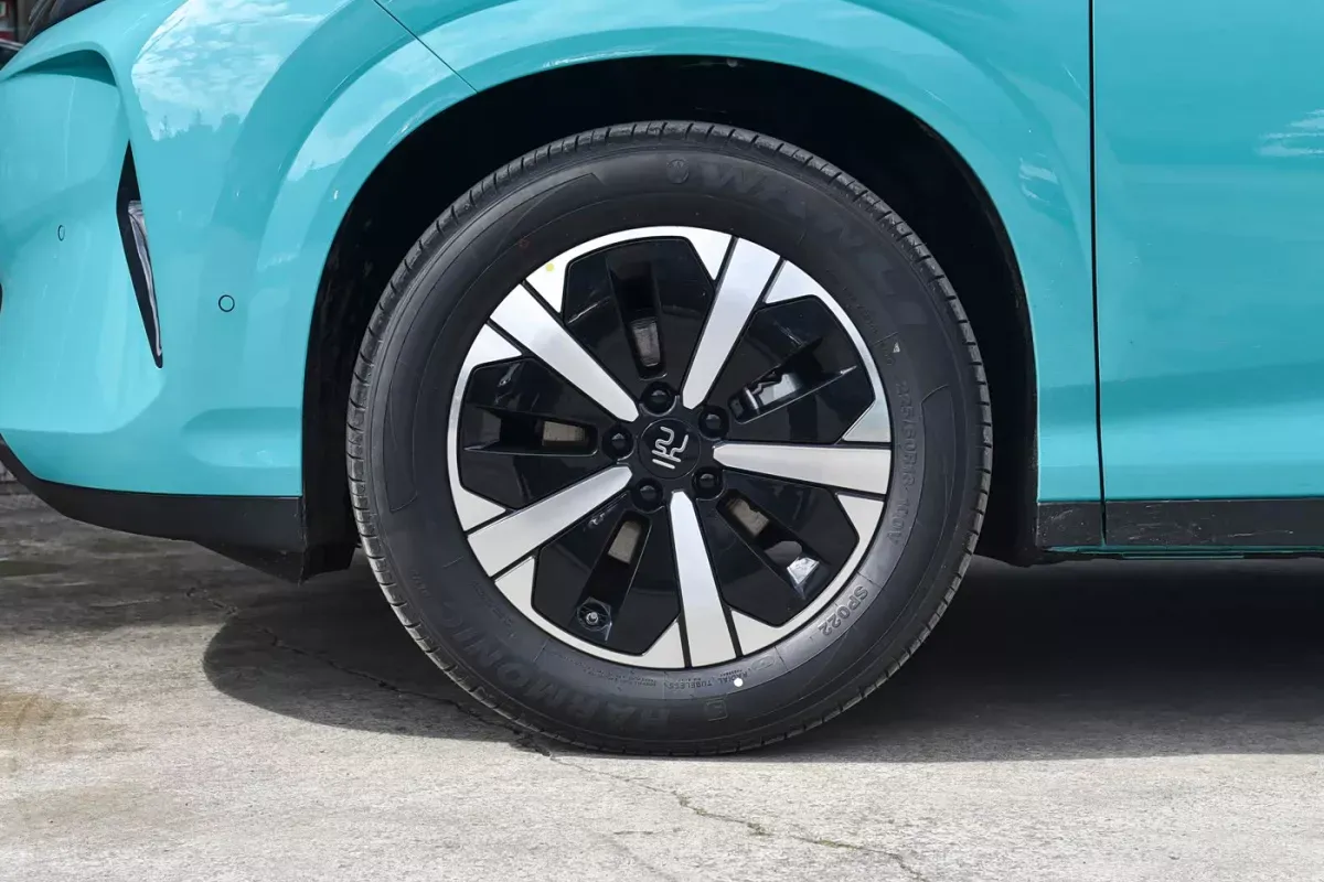 BYD Yuan Plus фото 6