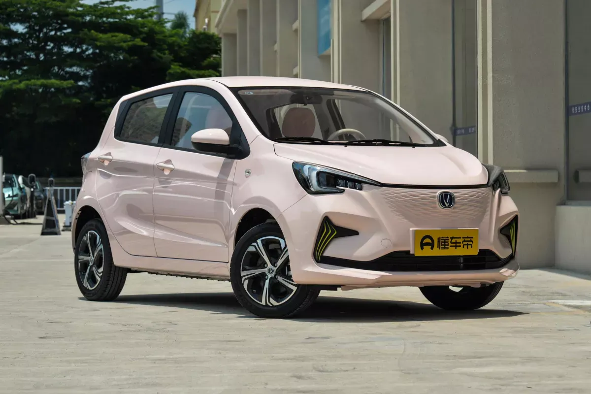 Changan E-Star фото 2