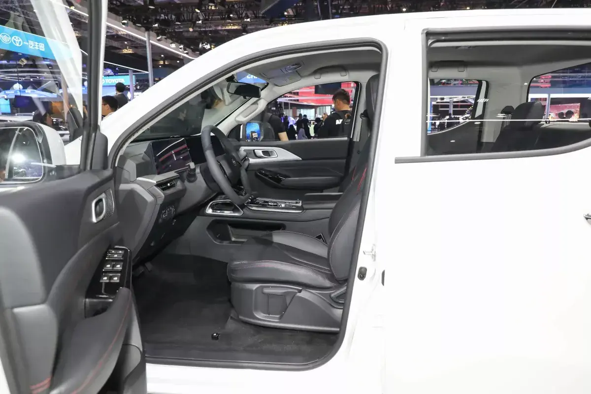 Changan Explorer салон 5