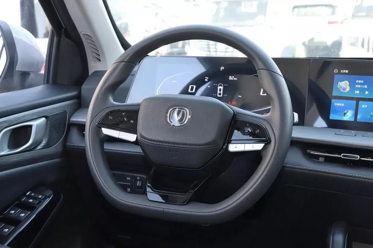 Changan Hunter салон 3