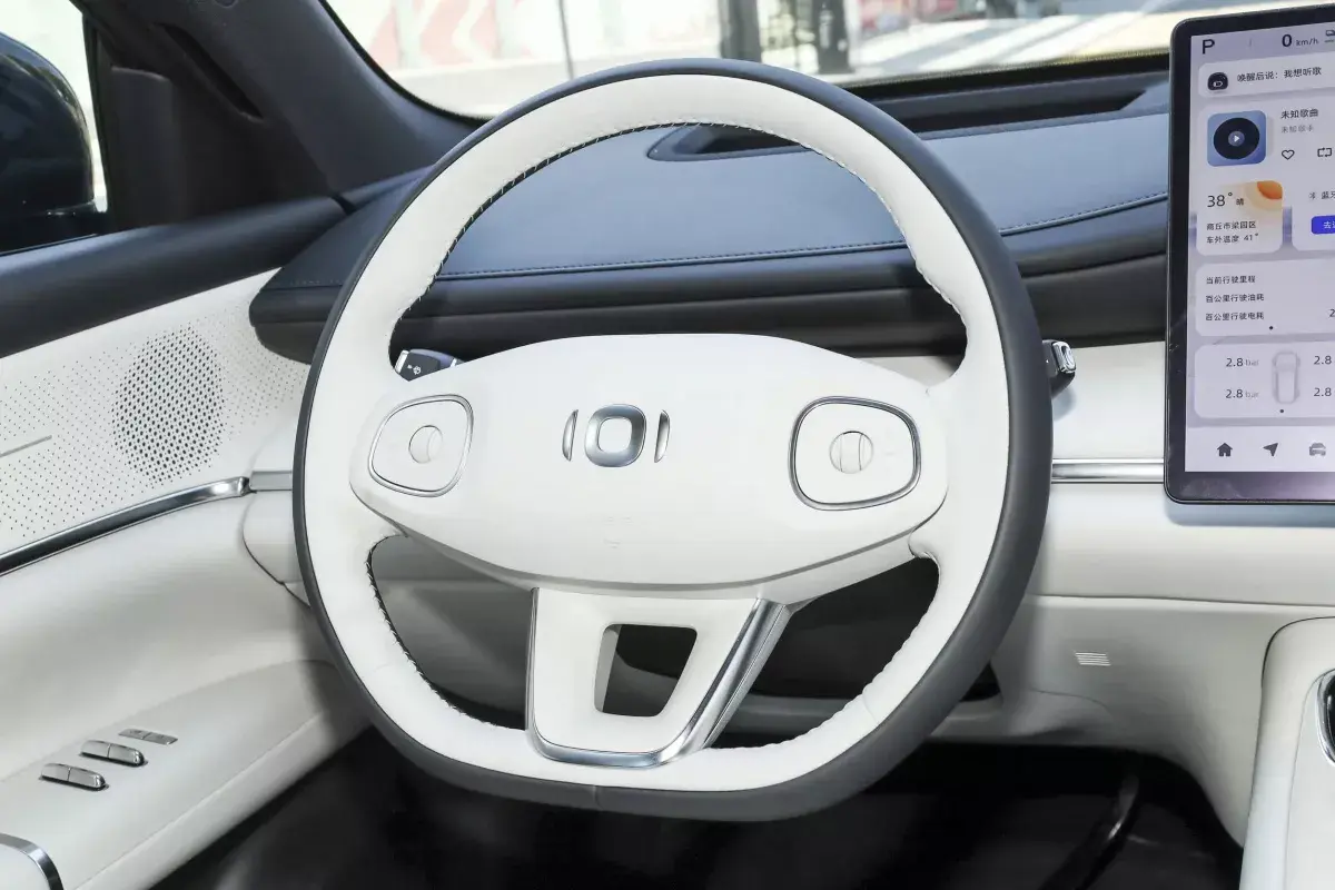 Changan Qiyuan Q07 PHEV салон 2