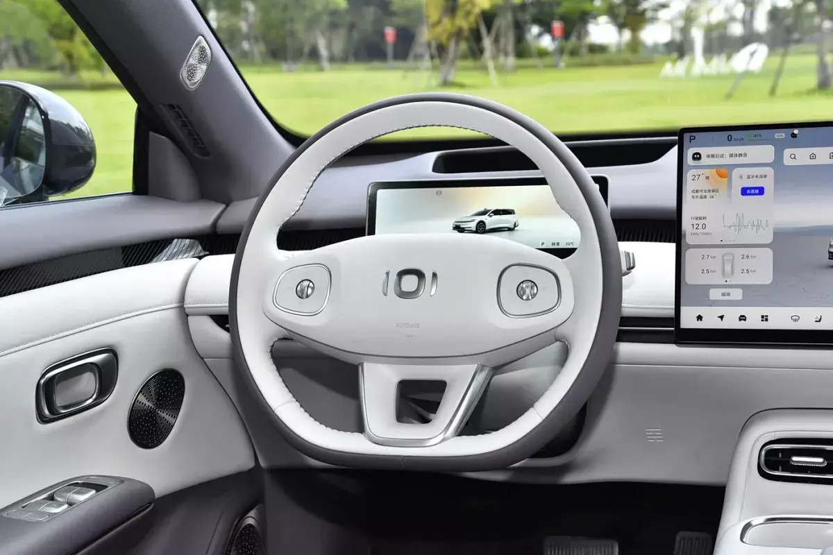 Changan Qiyuan A06 EV салон 3