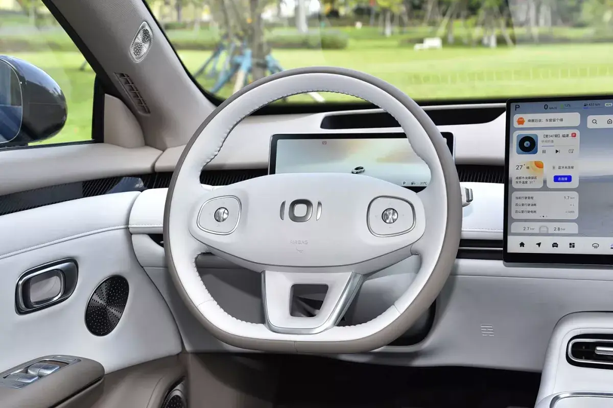 Changan Qiyuan A06 PHEV салон 3