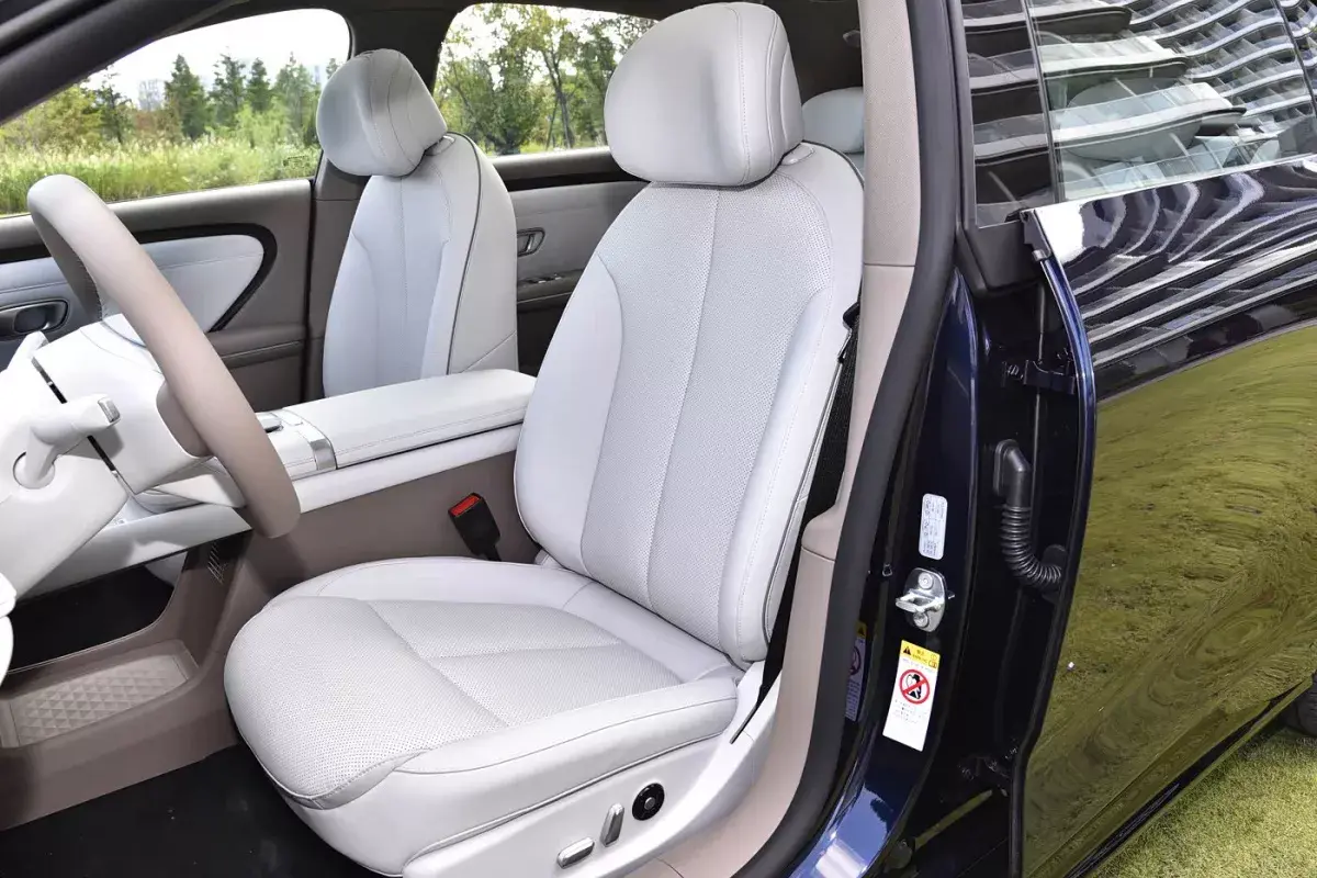 Changan Qiyuan A06 PHEV салон 6