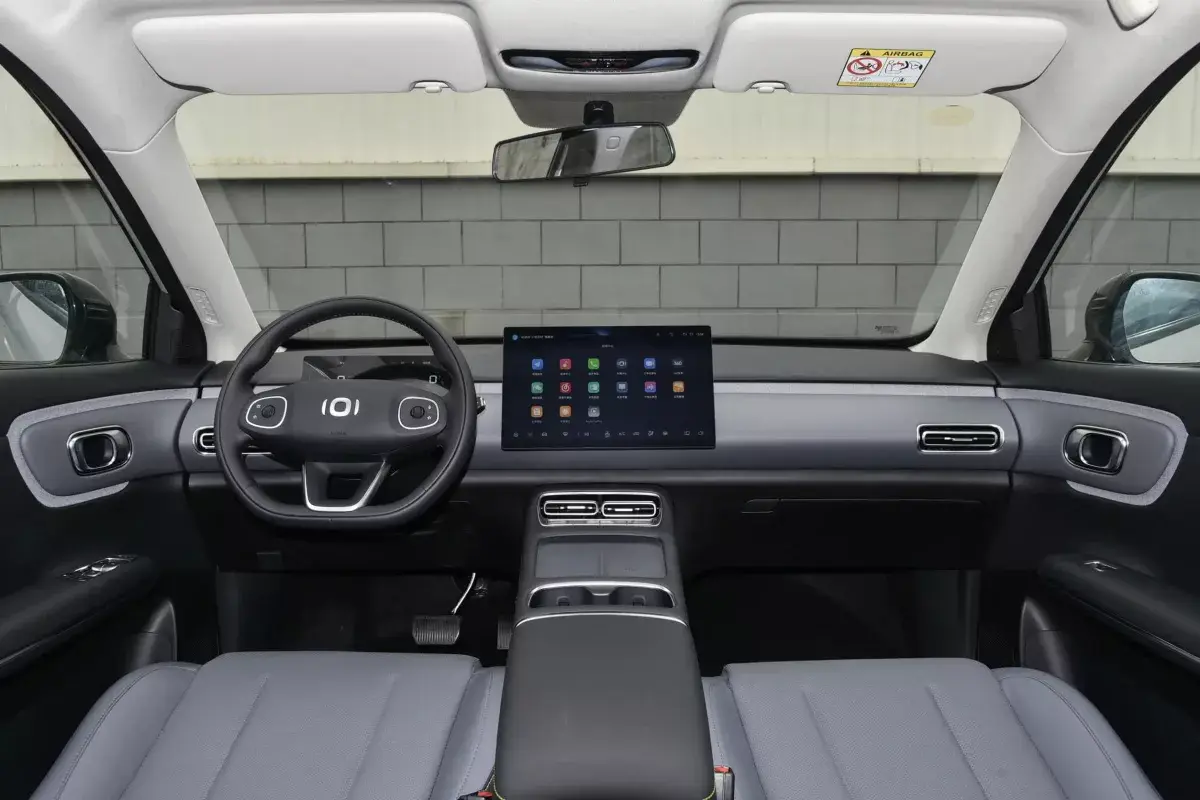 Changan Qiyuan Q05 салон 7