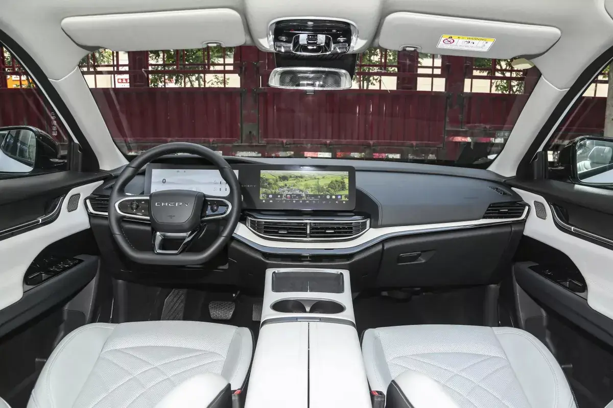 Chery eQ7 салон 1