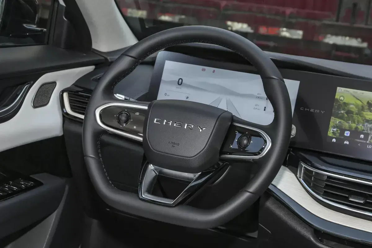 Chery eQ7 салон 3