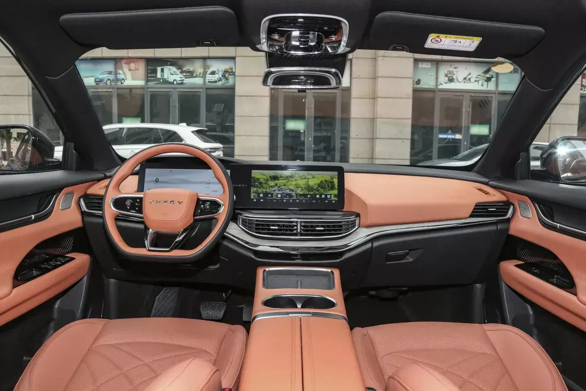 Chery eQ7 салон 7
