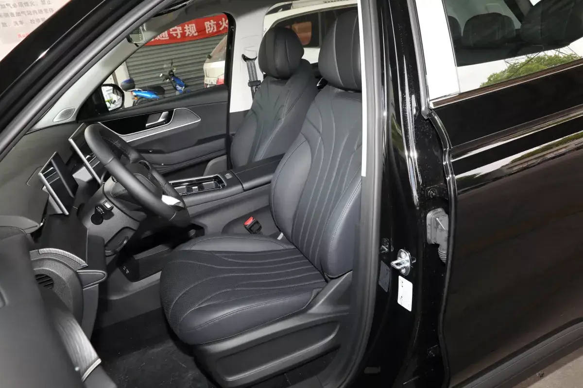Chery Fulwin T9 салон 6