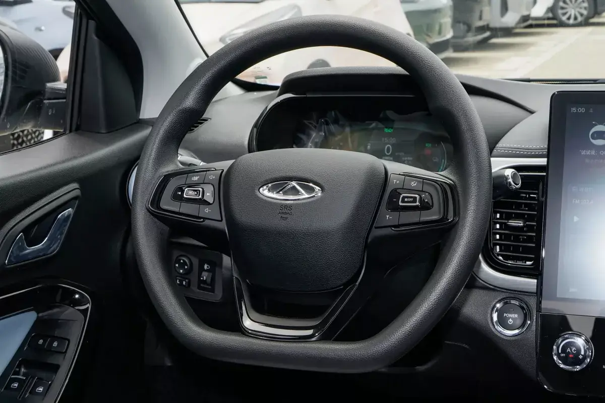 Chery Little Ant салон 3