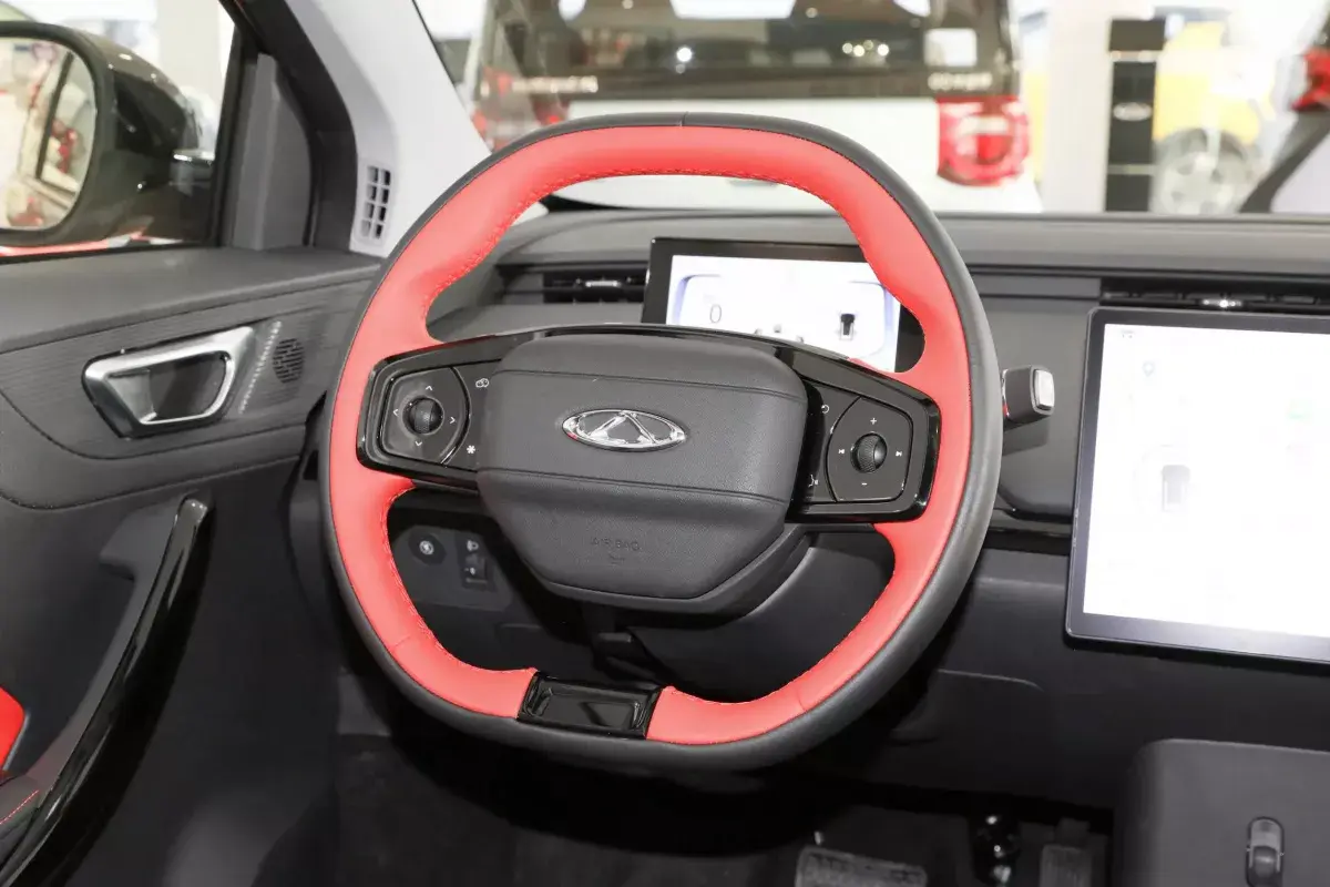 Chery Unbounded Pro салон 3