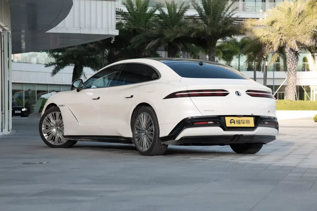Denza Z9 DM-i фото 3