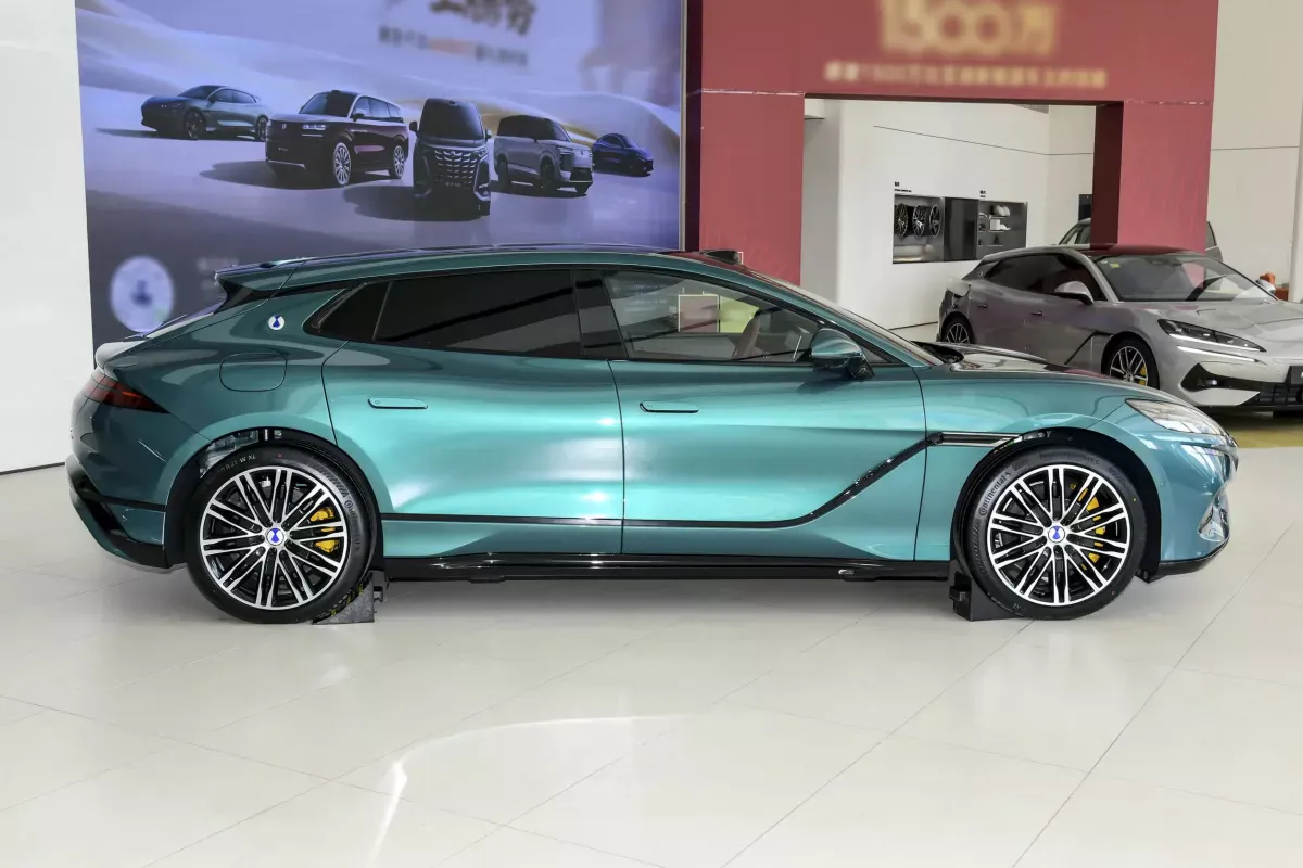 Denza Z9 GT фото 5