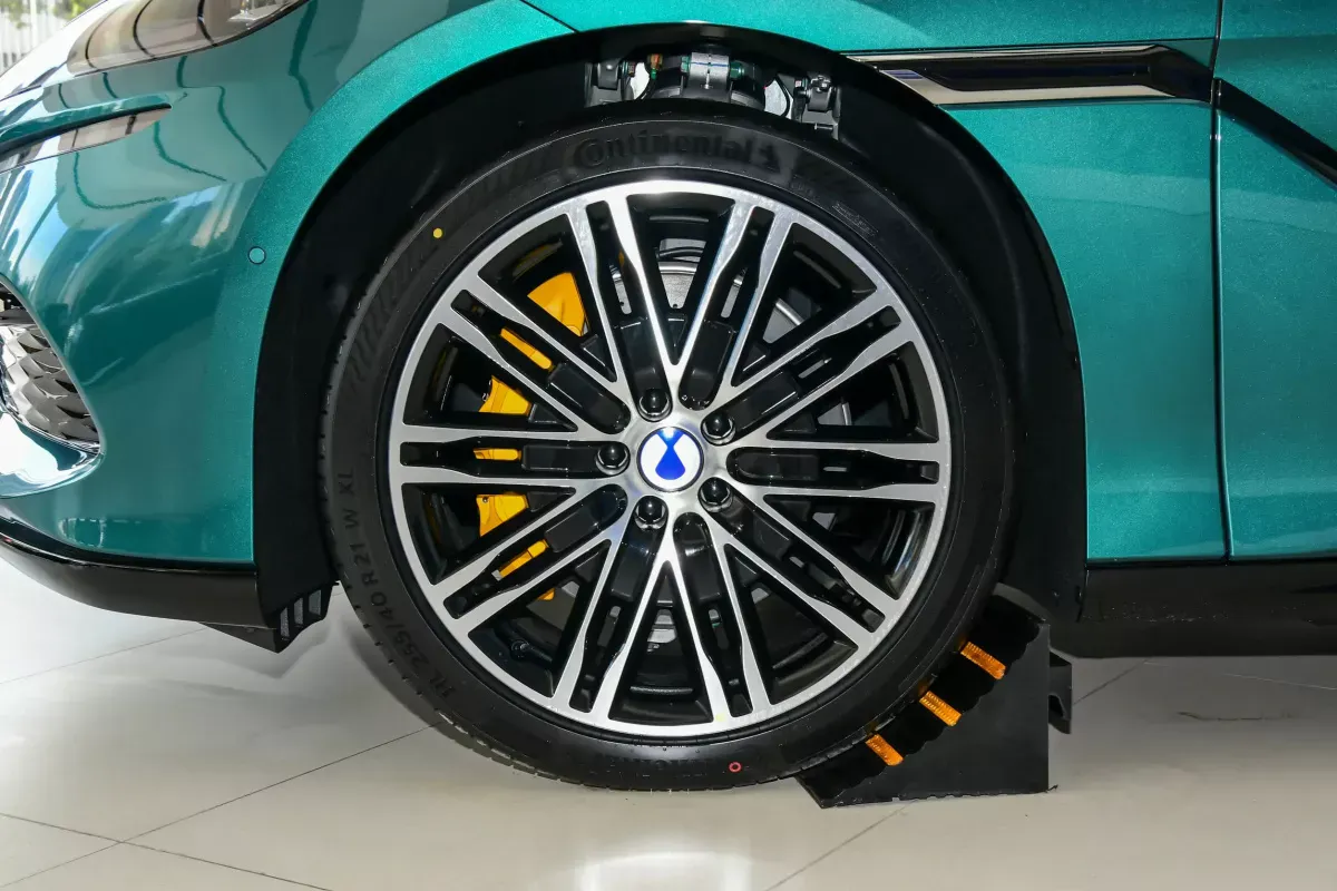 Denza Z9 GT фото 6
