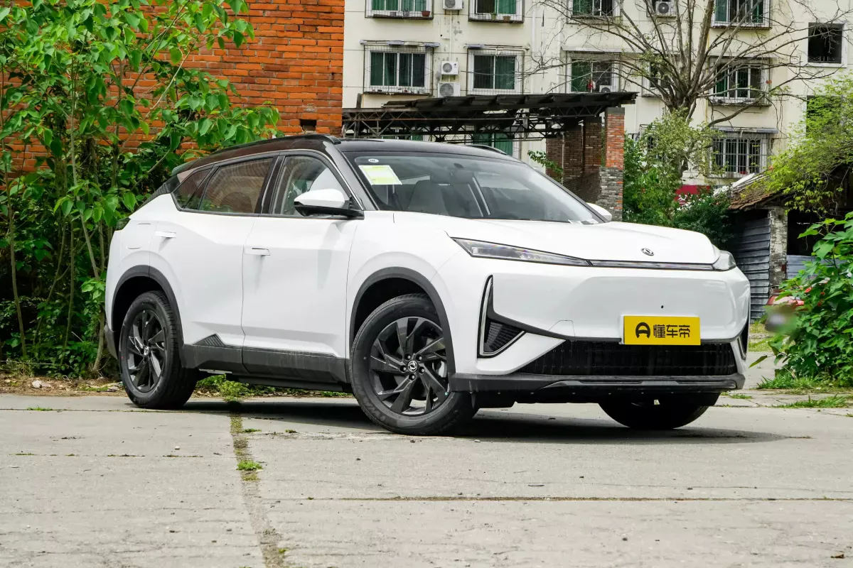 Dongfeng Aeolus L7 фото 2