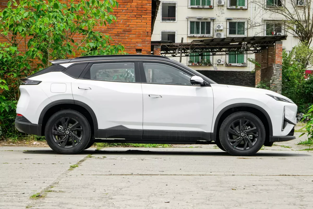 Dongfeng Aeolus L7 фото 5