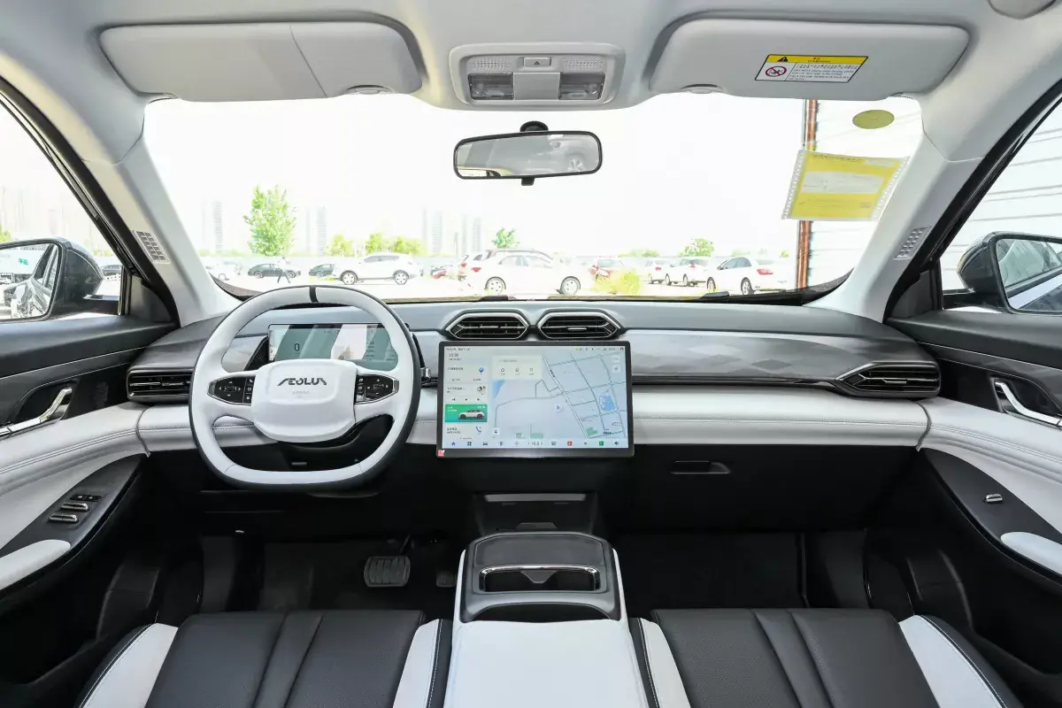Dongfeng Aeolus L7 салон 1