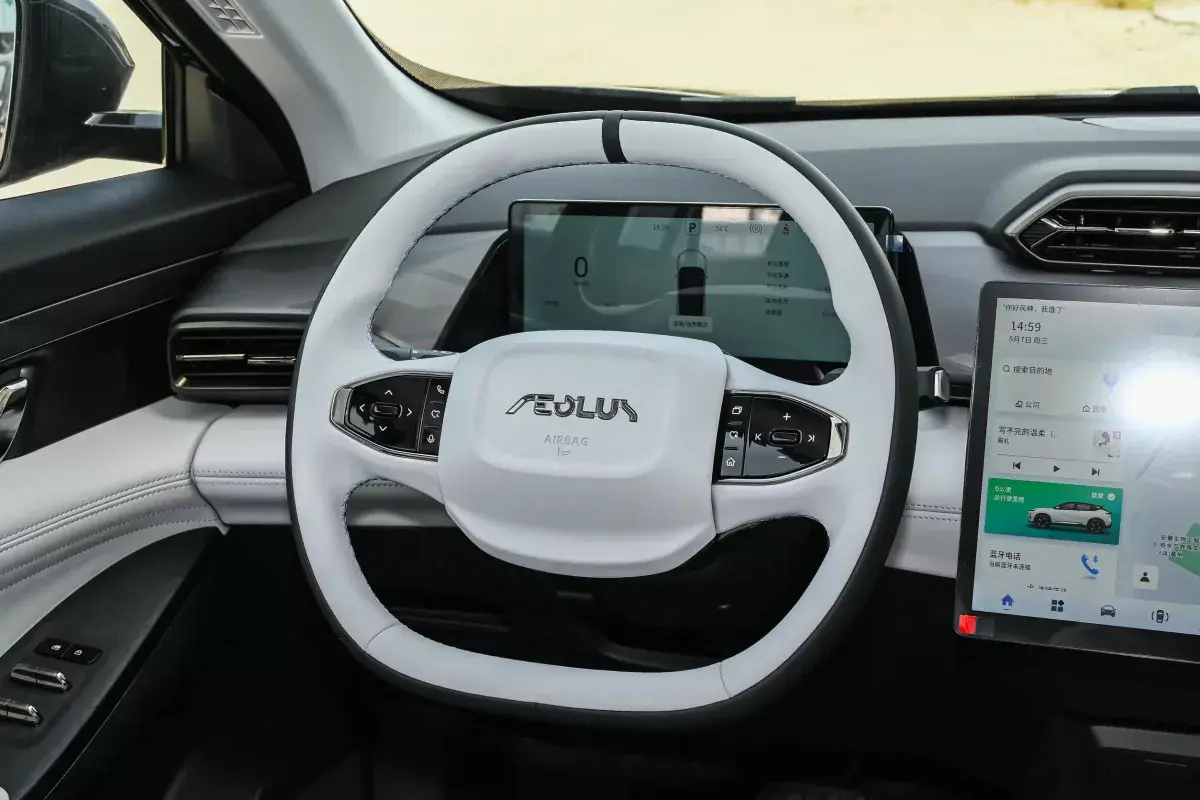 Dongfeng Aeolus L7 салон 3