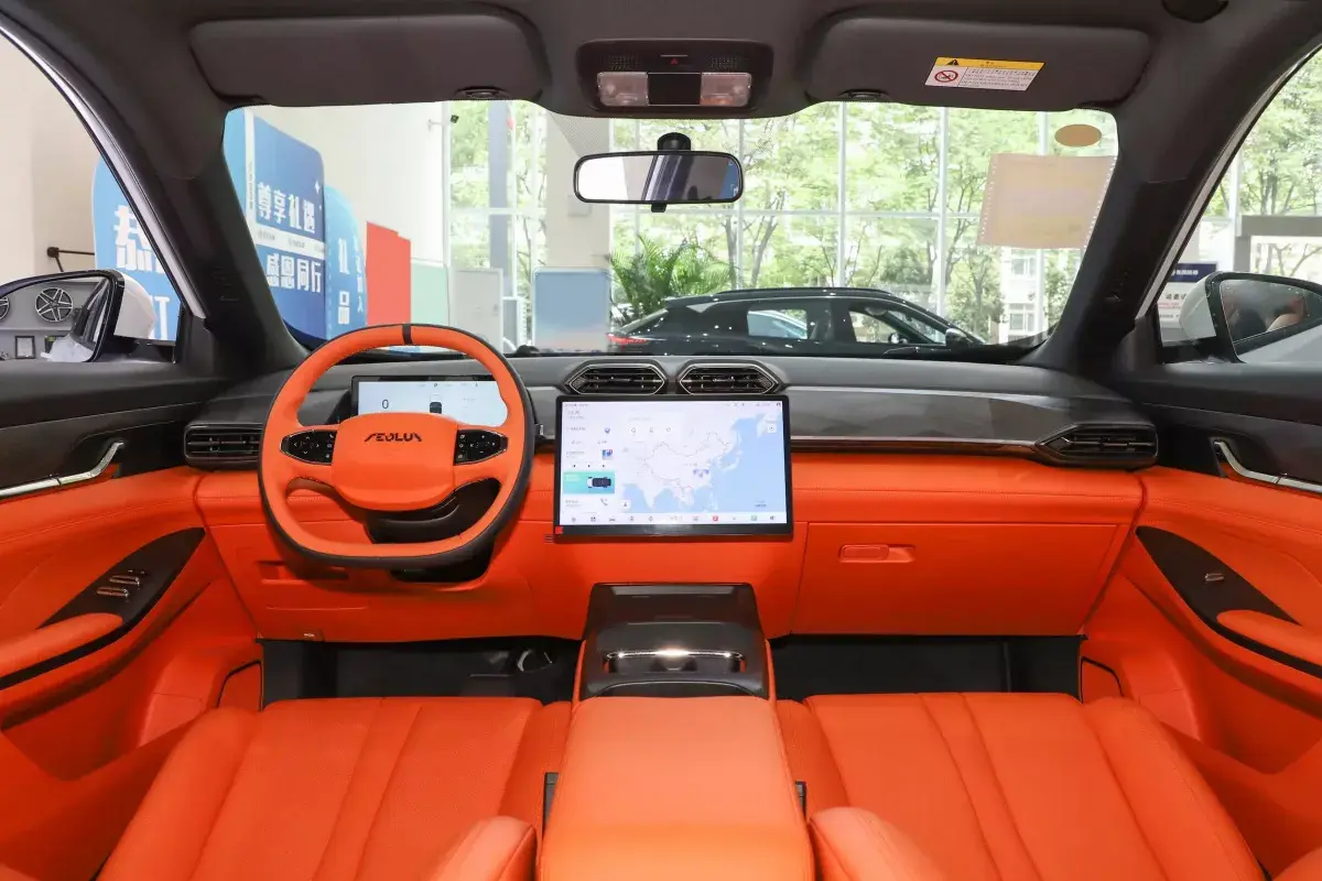 Dongfeng Aeolus L7 салон 8