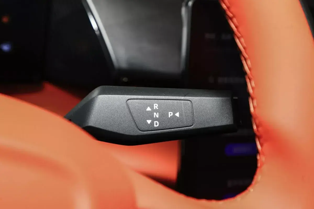 Dongfeng Aeolus Mage салон 4