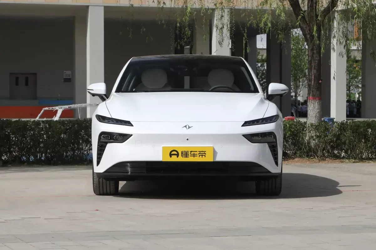 Dongfeng Eπ 007