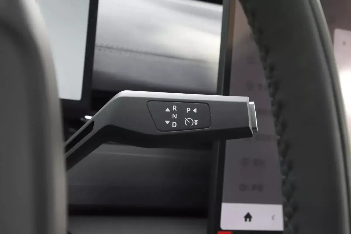 Dongfeng Eπ 007 салон 4