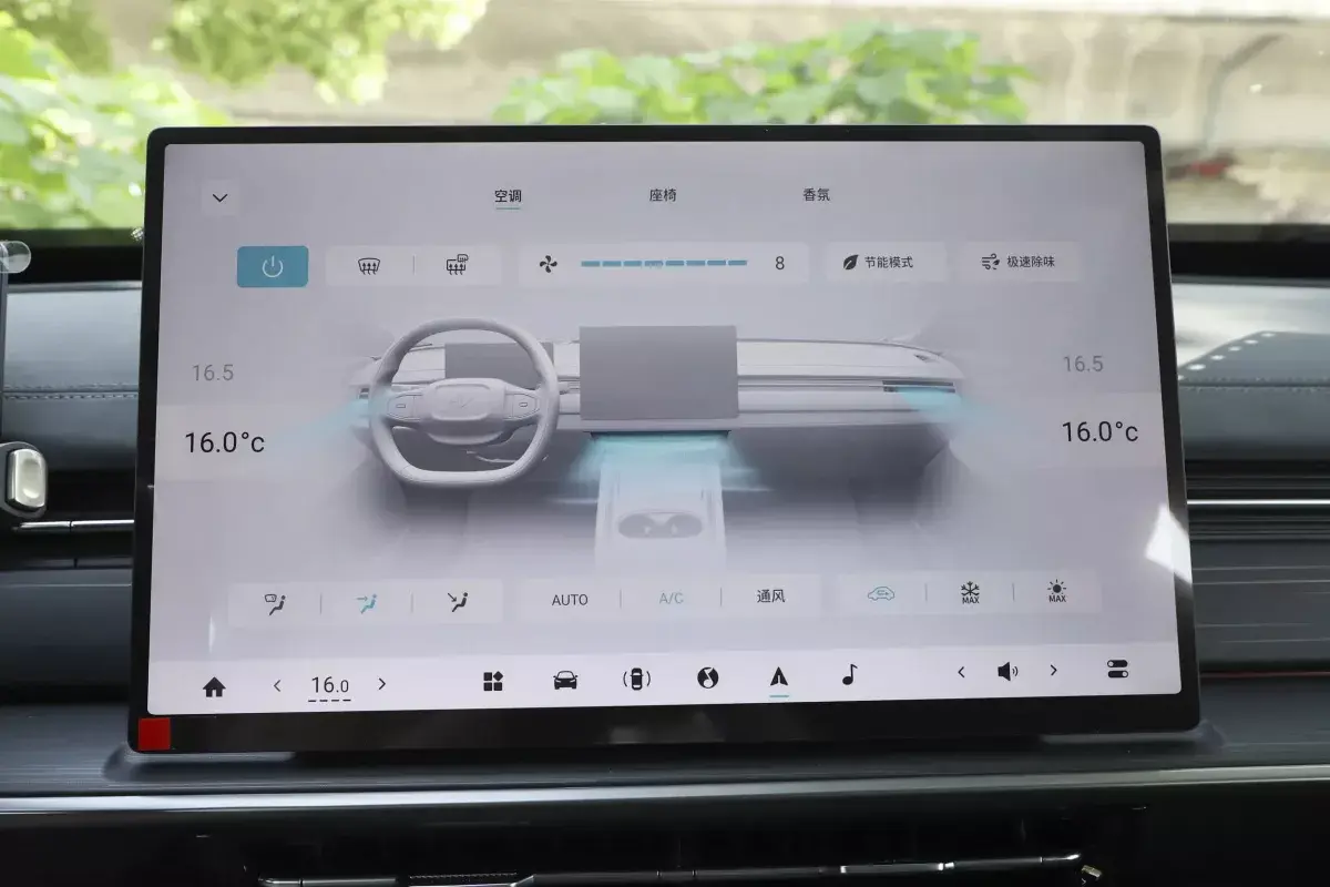 Dongfeng Eπ 007 салон 5